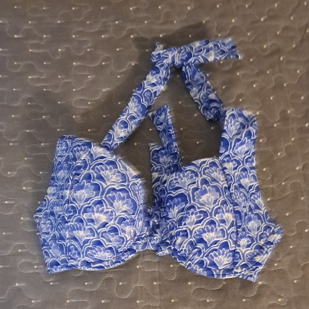 Barbara Erickson Blue and White Floral Halter Bikini Top size small